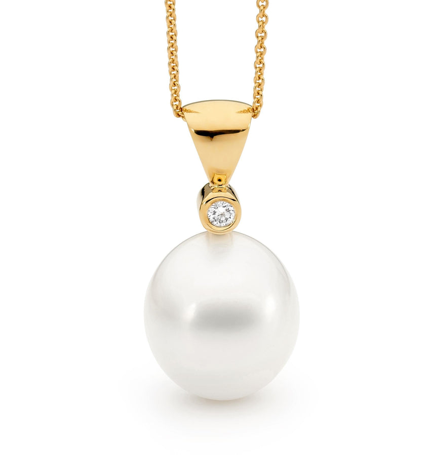 Classic Pearl & Diamond Pendant